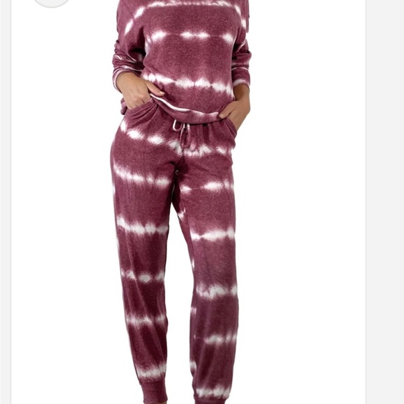 Fornia Tie-Dye Lounge Set - Picture 1 of 3